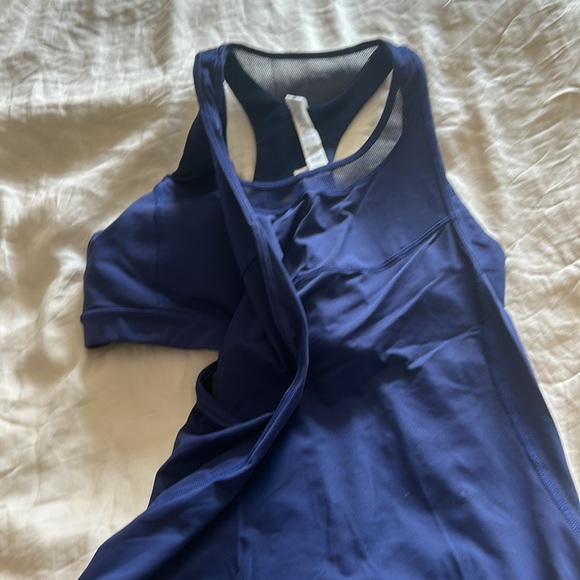 Lululemon tank with sports bra - Picture 2 of 5